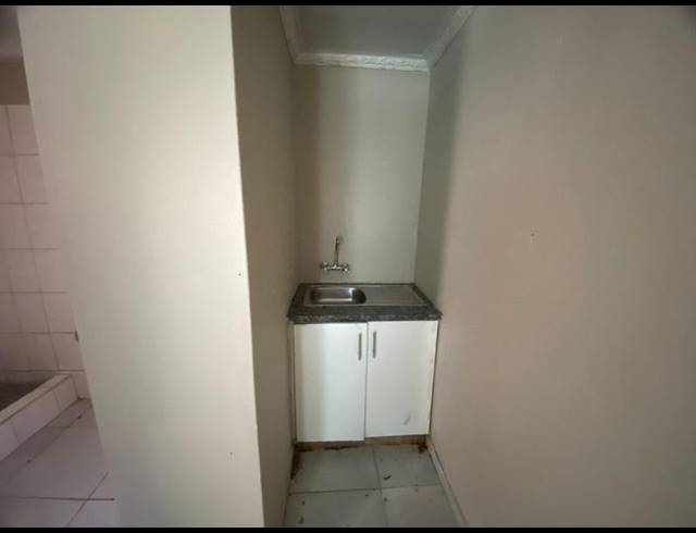 2 BEDROOM HOUSE FOR SALE IN MZINGAZI